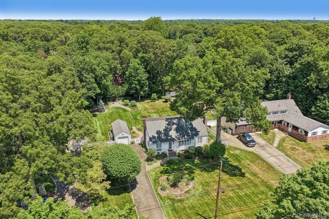 119 Brook Lane, Smithtown, NY 11787