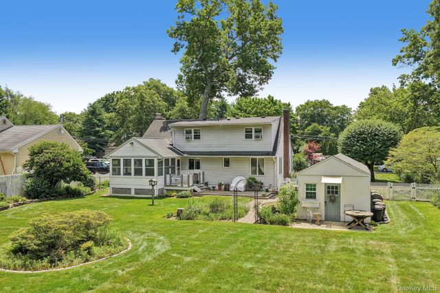 119 Brook Lane, Smithtown, NY 11787