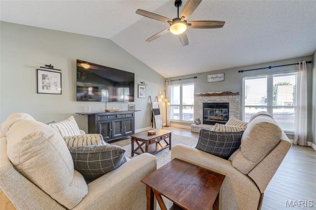 415 Lantana Lane, St Peters, MO 63376