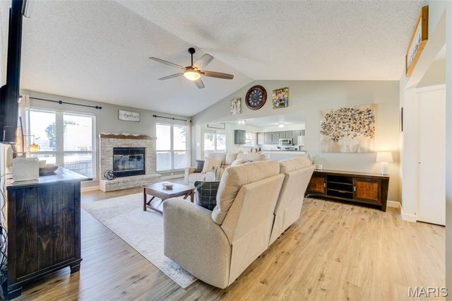 415 Lantana Lane, St Peters, MO 63376