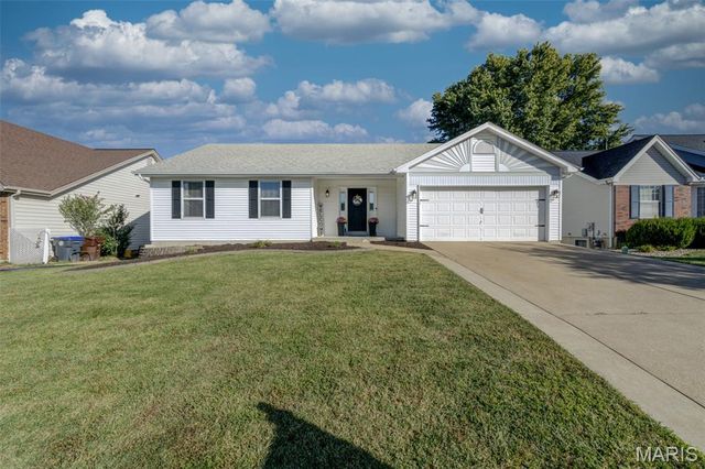 415 Lantana Lane, St Peters, MO 63376
