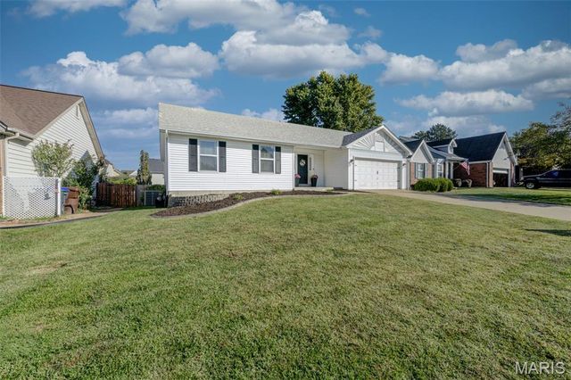 415 Lantana Lane, St Peters, MO 63376