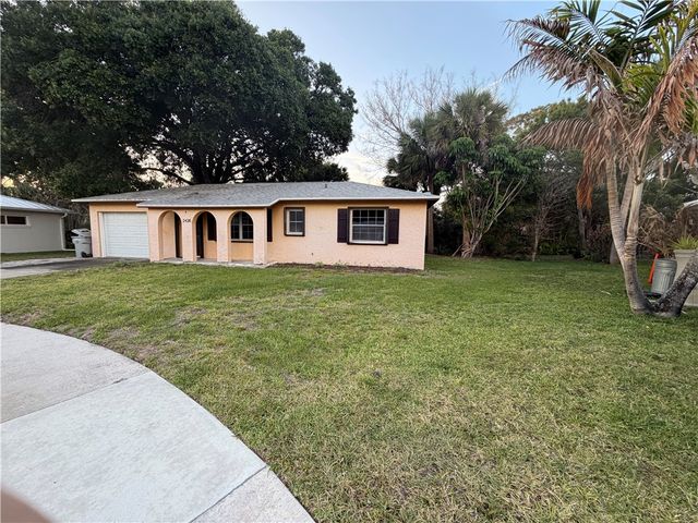 2426 4th Place, Vero Beach, FL 32962