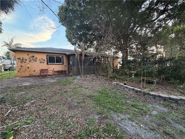 2426 4th Place, Vero Beach, FL 32962
