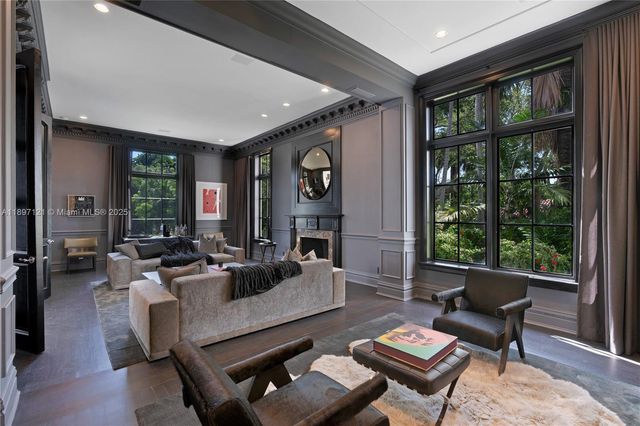 26 Tahiti Beach Island Rd, Coral Gables, FL 33143