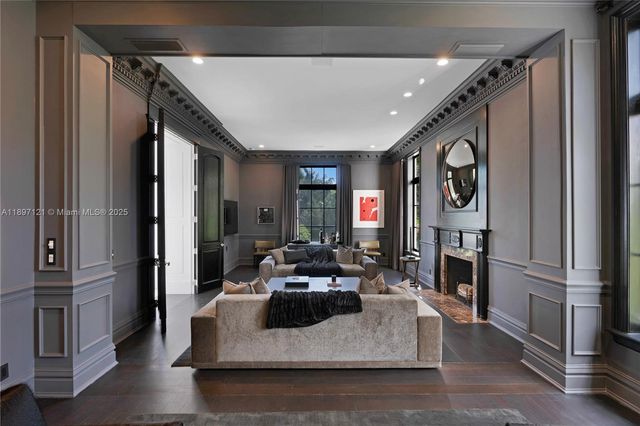 26 Tahiti Beach Island Rd, Coral Gables, FL 33143