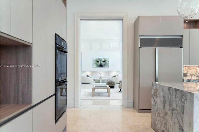 26 Tahiti Beach Island Rd, Coral Gables, FL 33143