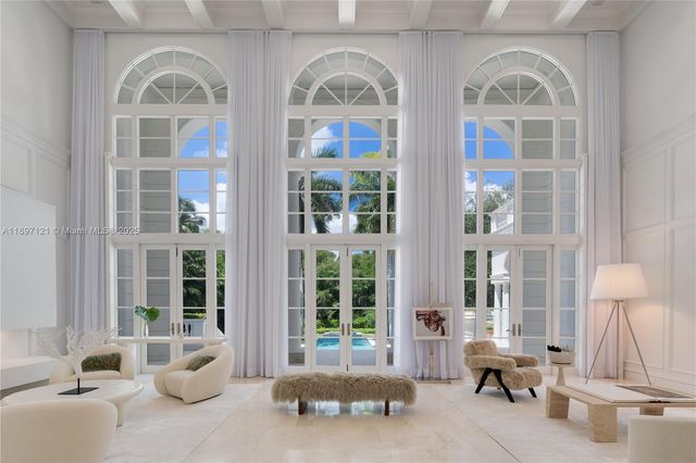 26 Tahiti Beach Island Rd, Coral Gables, FL 33143