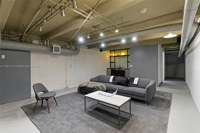 26 Tahiti Beach Island Rd, Coral Gables, FL 33143