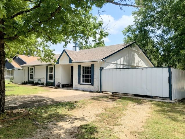 704 Manhattan Drive, Dallas, TX 75217