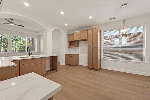 34 Wood Drake Pl, Tomball, TX 77375