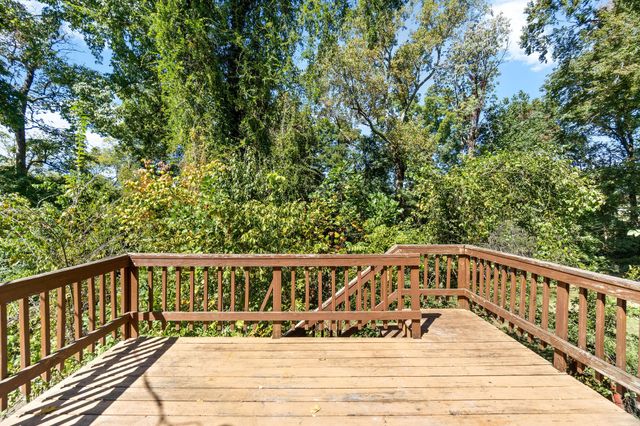 301 Robin Hood Dr, Clarksville, TN 37042