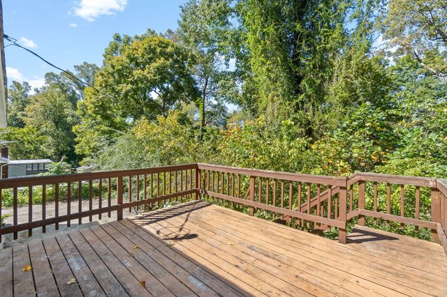 301 Robin Hood Dr, Clarksville, TN 37042