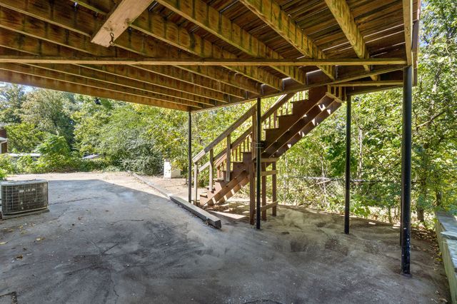 301 Robin Hood Dr, Clarksville, TN 37042