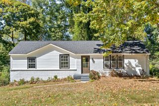301 Robin Hood Dr, Clarksville, TN 37042