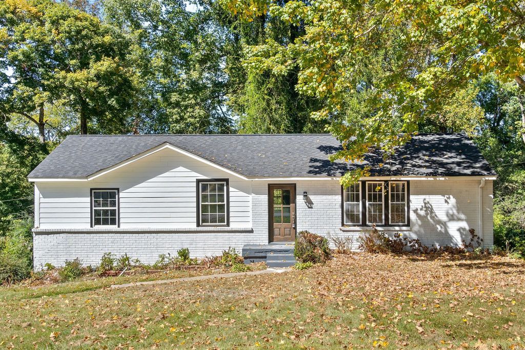 301 Robin Hood Dr, Clarksville, TN 37042