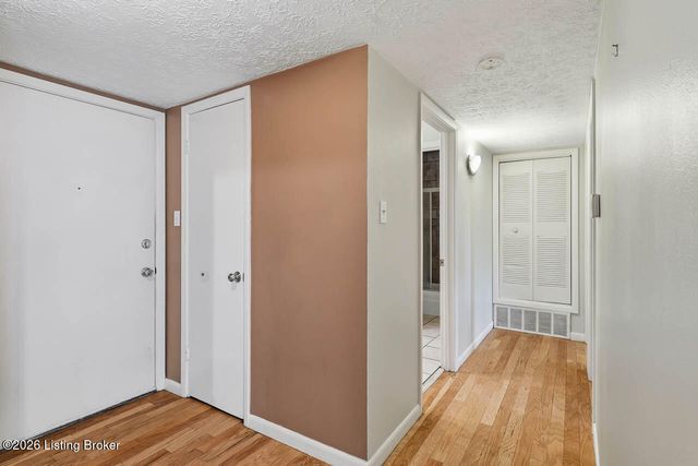 1935 Gardiner Ln D62, Louisville, KY 40205