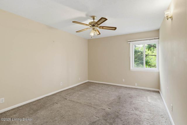 1935 Gardiner Ln D62, Louisville, KY 40205