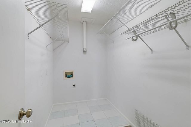 1935 Gardiner Ln D62, Louisville, KY 40205