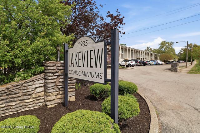 1935 Gardiner Ln D62, Louisville, KY 40205
