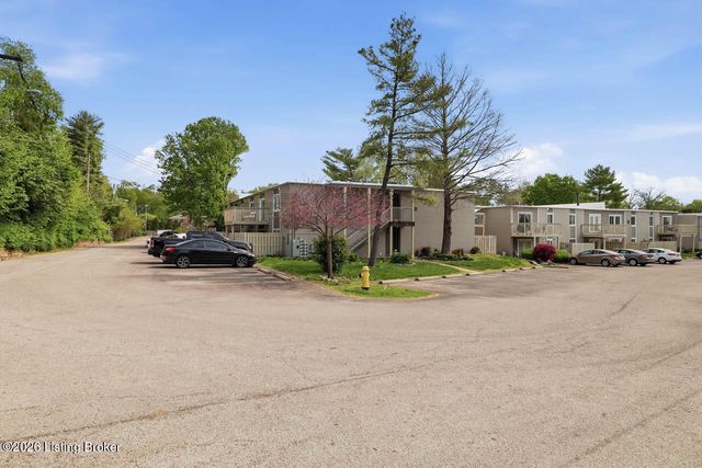 1935 Gardiner Ln D62, Louisville, KY 40205