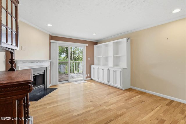 1935 Gardiner Ln D62, Louisville, KY 40205