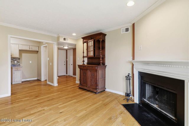 1935 Gardiner Ln D62, Louisville, KY 40205