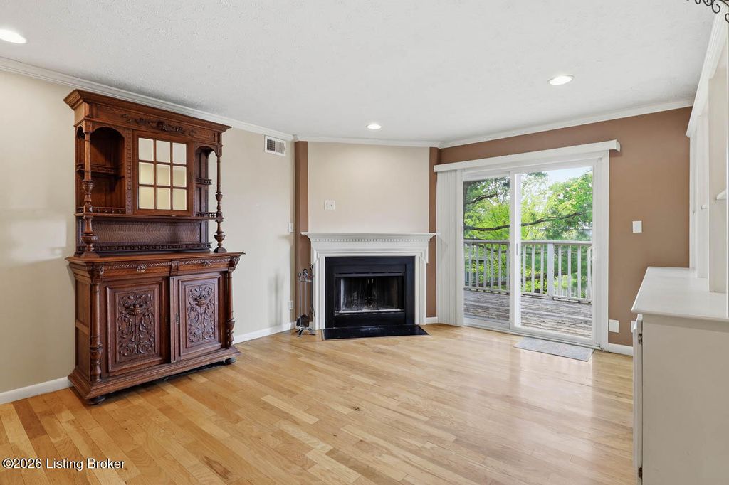 1935 Gardiner Ln D62, Louisville, KY 40205