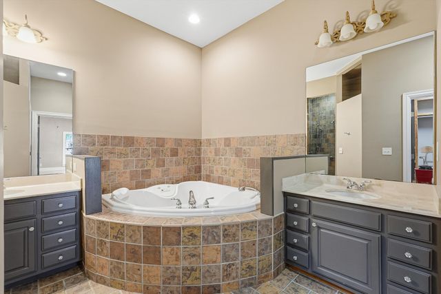 2005 Alan John Way, Lebanon, TN 37087