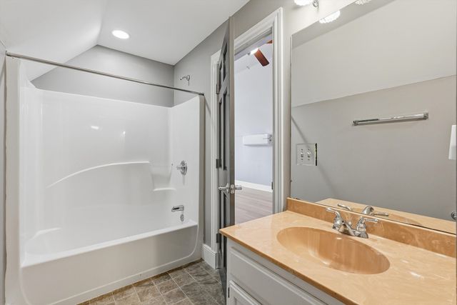 2005 Alan John Way, Lebanon, TN 37087