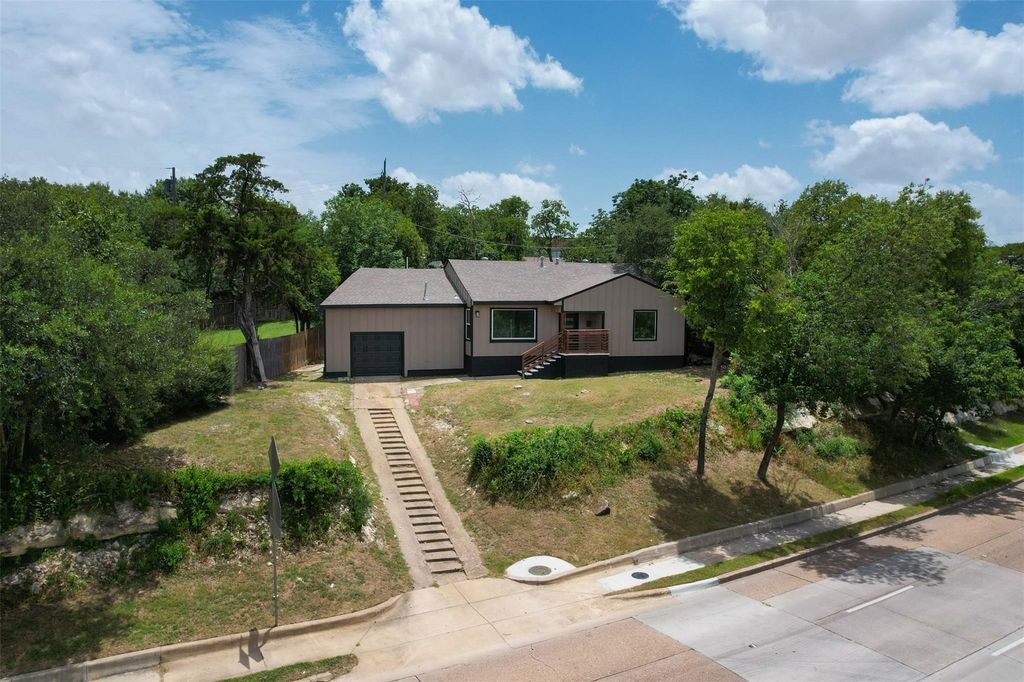 3134 W Jefferson Boulevard, Dallas, TX 75211 — exterior