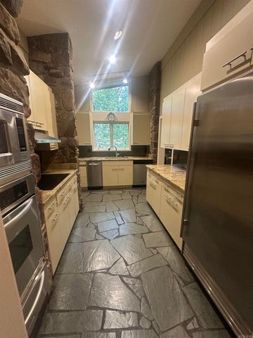 2 Ridgewood Lane, Forrest City, AR 72396