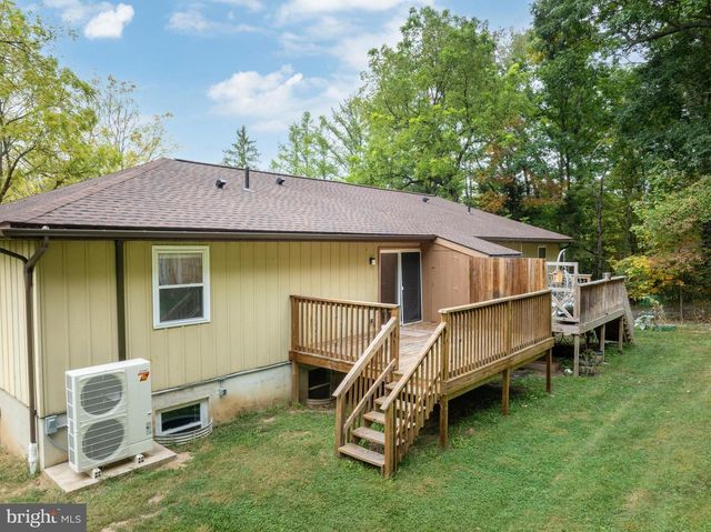 1001 & 1003 ELLMAN LN, State College, PA 16801