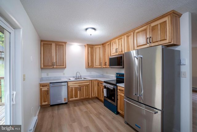 1001 & 1003 ELLMAN LN, State College, PA 16801