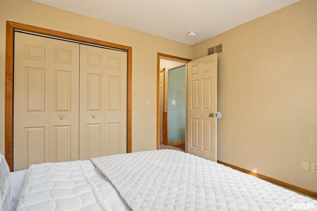 1412 S 13TH Street, Pekin, IL 61554