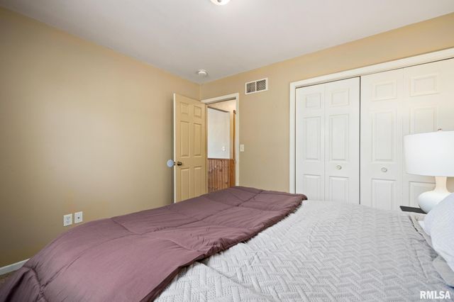 1412 S 13TH Street, Pekin, IL 61554