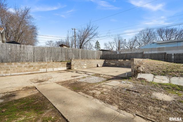 1412 S 13TH Street, Pekin, IL 61554