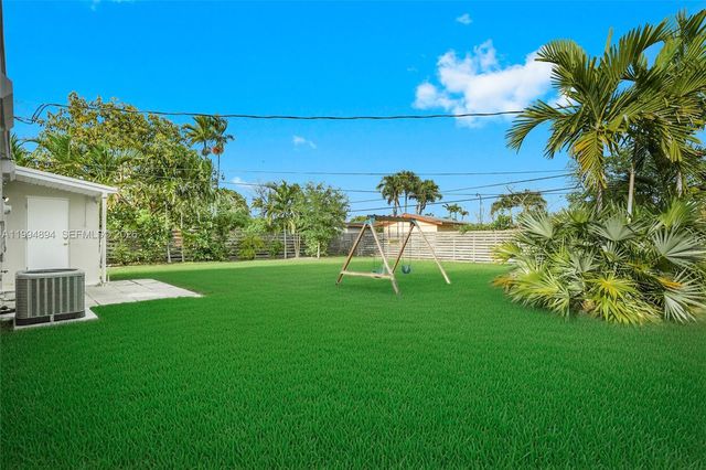 5401 SW 97th Ct, Miami, FL 33165