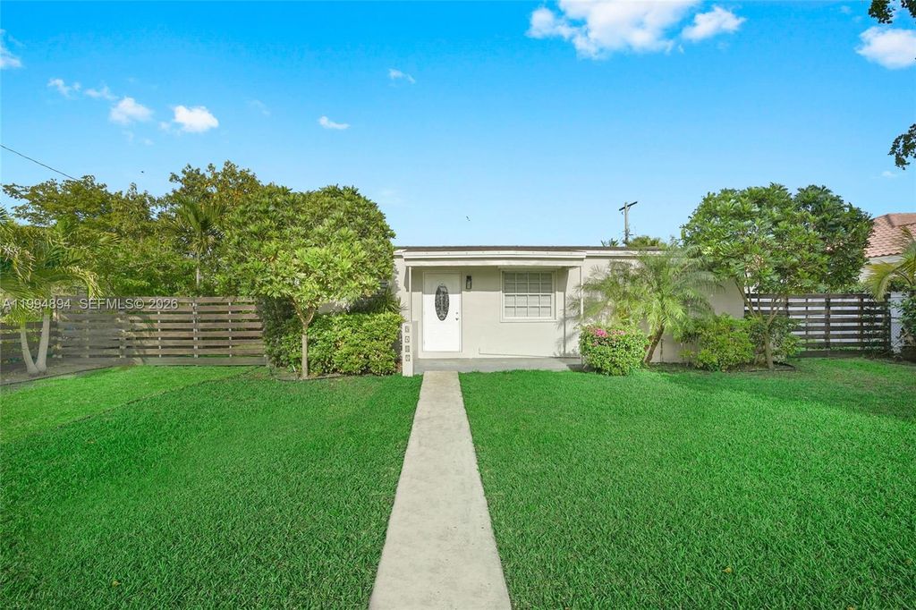 5401 SW 97th Ct, Miami, FL 33165