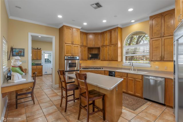 5705 Lake Side Drive Drive, Bossier City, LA 71111