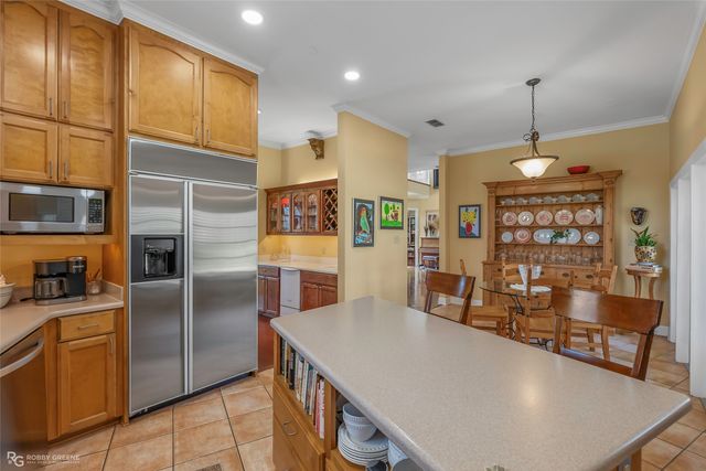 5705 Lake Side Drive Drive, Bossier City, LA 71111