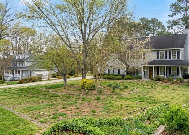 2074 Rockdale Circle, Snellville, GA 30078