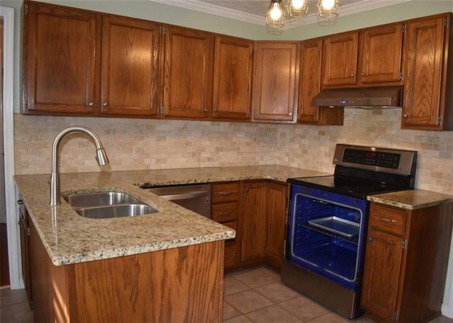 2074 Rockdale Circle, Snellville, GA 30078
