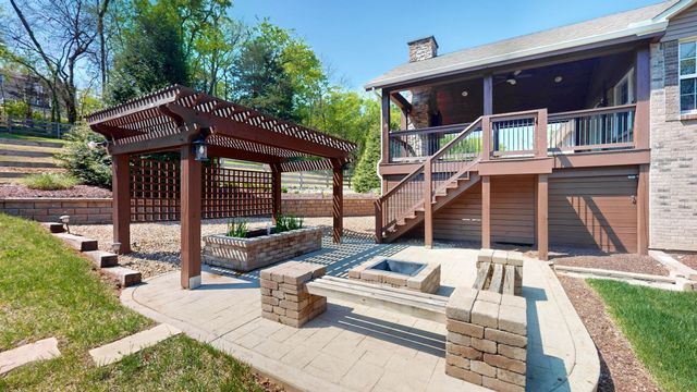 1759 VP Lunn Dr, Spring Hill, TN 37174