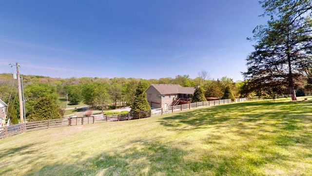 1759 VP Lunn Dr, Spring Hill, TN 37174