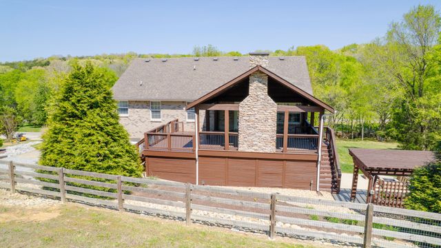 1759 VP Lunn Dr, Spring Hill, TN 37174
