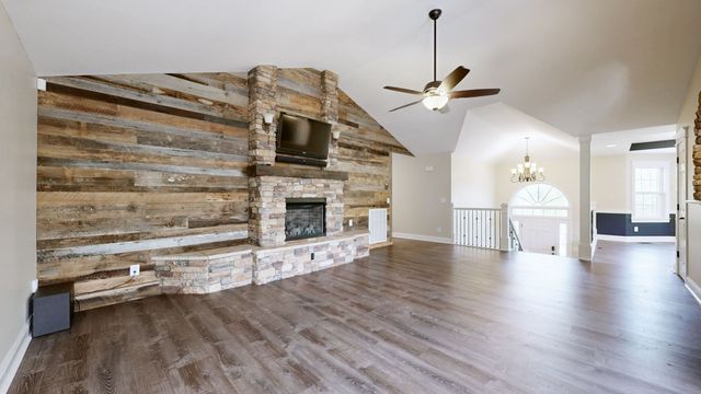 1759 VP Lunn Dr, Spring Hill, TN 37174