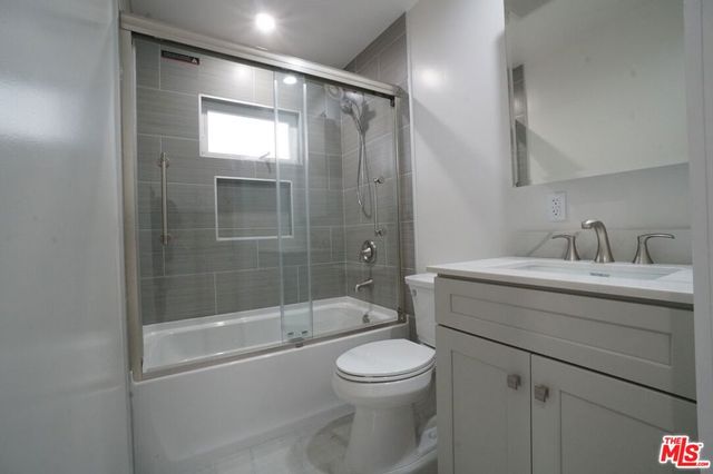 6043 Selma Avenue, Los Angeles, CA 90028