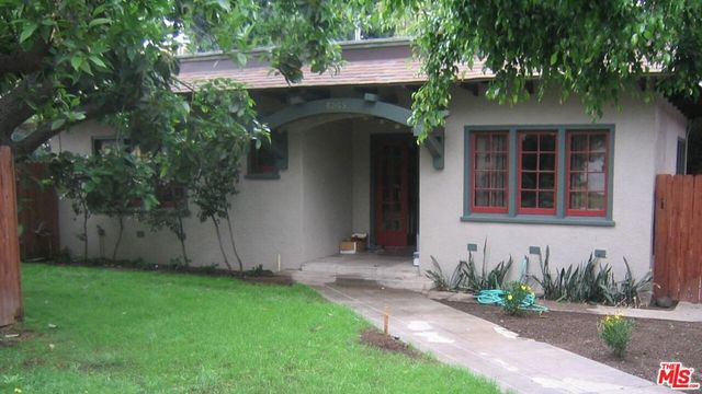 6043 Selma Avenue, Los Angeles, CA 90028