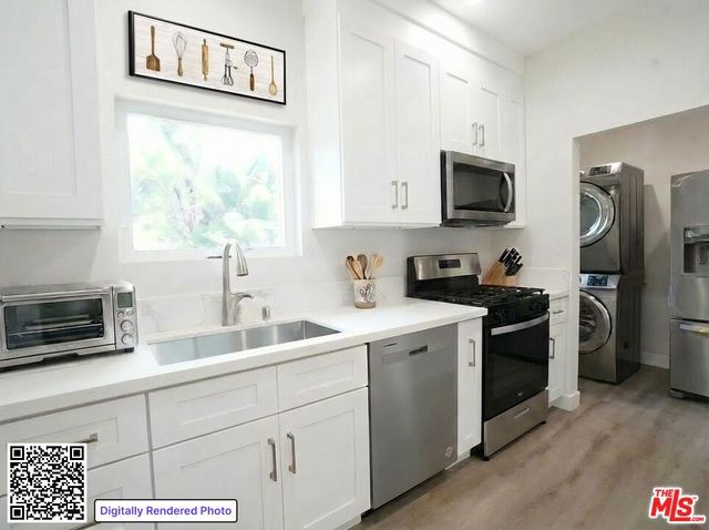 6043 Selma Avenue, Los Angeles, CA 90028
